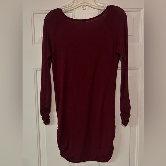 Vanilla‎ Bay Women's Long Sleeve Ruched Top, Burgundy, Small - Picture 5 of 9